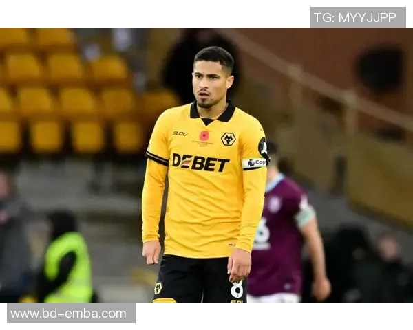 足球转会传闻：曼联欲引进中场大将？