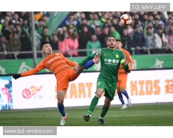 中超赛季中段换帅潮涌现,多队调整战术风格